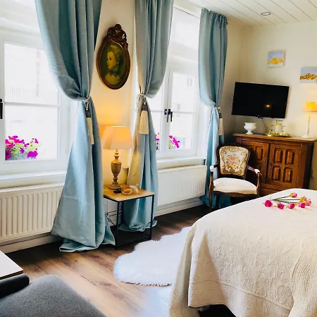 The White Queen Bed & Breakfast