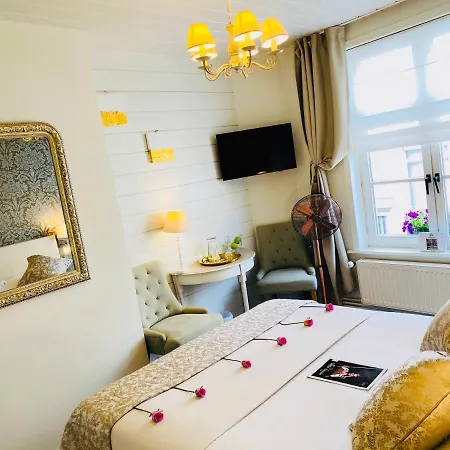 The White Queen 3* Brugge