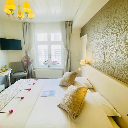 The White Queen Bed & Breakfast 3*