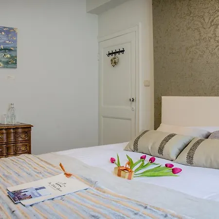 The White Queen Bed & Breakfast 3*