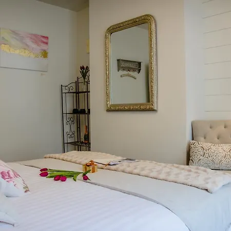 Bed & Breakfast The White Queen 3*